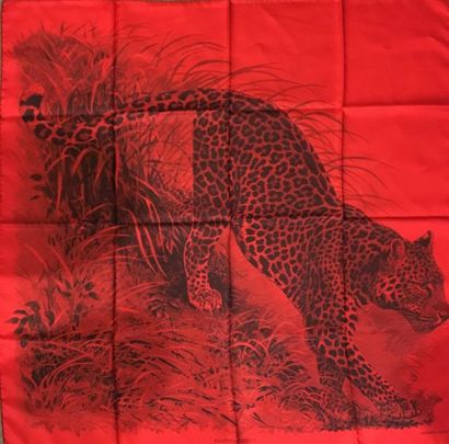 null HERMES Paris "Panthera Pardus" par Robert Dallet - Carré en soie rouge et noir,...