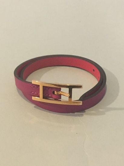 null HERMES Bracelet en veau swift rose extrême boucle H en métal doré 

longueur...