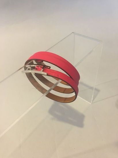 null HERMES Bracelet en veau swift rose boucle H en métal argenté 

longueur 60c...