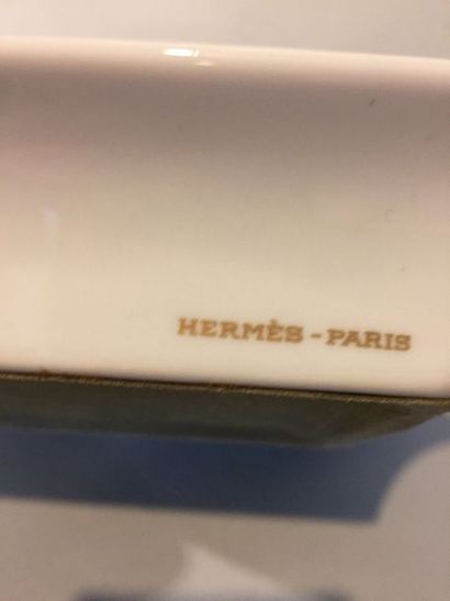 null HERMES Paris cendrier rectangulaire à décor de rosace en bleu rouge et or (parfait...