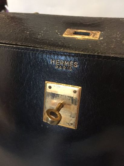 null HERMES Paris Sac kelly en box noir (manque clef et cadenas - en l'état usures...