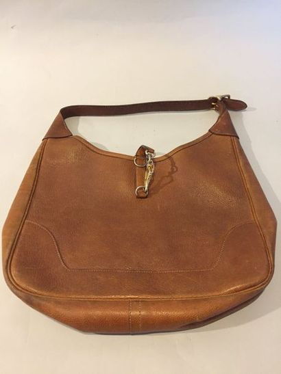 null HERMES Made in France Sac TRIM en cuir grainé gold circa 70 ( usures et taches)

longueur...