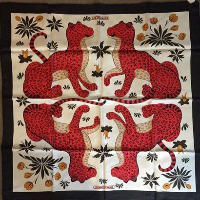null HERMES Paris "Les léopards" carré en soie en rouge et noir fond blanc bordure...