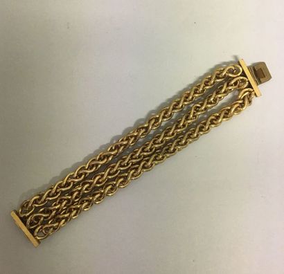 BRAQUE EDOUARD RAMBAUD Bracelet en métal doré à 3 brins maille croisée- longueur...