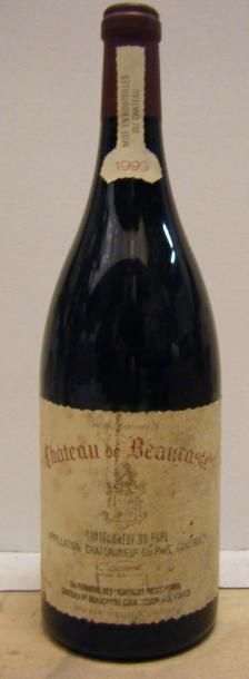 RHÔNE 1 Magnum BEAUCASTEL 1999 Etiquette légèrement tachée, légèrement abîmée. Label...