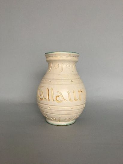 null Suzanne RAMIE (1905-1974) Vallauris Vase balustre en céramique crème signé sous...