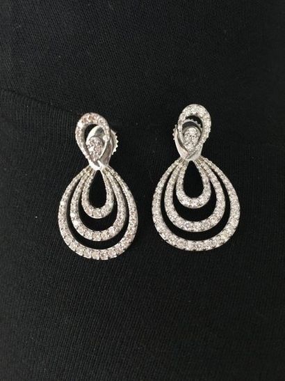 null PAGANI Deborah

Pair of earrings in white gold 750 thousandths and diamonds,...
