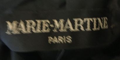 null MARIE MARTINE Paris Manteau en satin gauffré noir à motifs de ramages feuillagés...