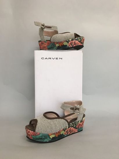 null CARVEN Pair of platform sandals in mottled and multicoloured raw canvas Size...