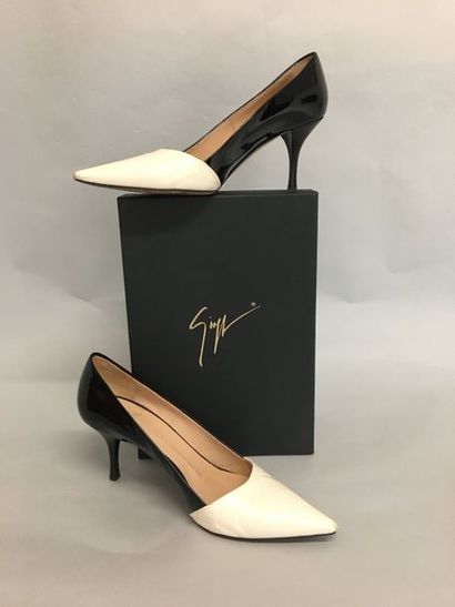 null GIUSEPPE ZANOTTI Pair of white leather and black patent pumps Size 40

(with...