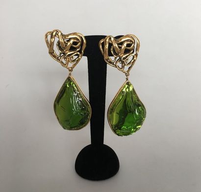 null YVES SAINT LAURENT by ROBERT GOOSSENS Pair of ear clips in gold metal and green...