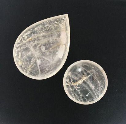 null 2 circular rock crystal and pear ring bowls 

Diam 6cm Length 11cm
