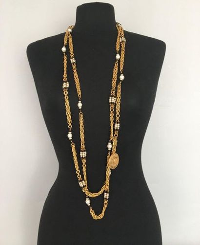 null CHANEL by GRIPOIX Long necklace in gold plated metal pearly beads black glass...