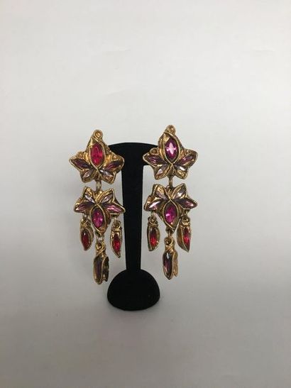 null KALINGER Paris Pair of ear clips leaf with gold resin tassel and red and pink...