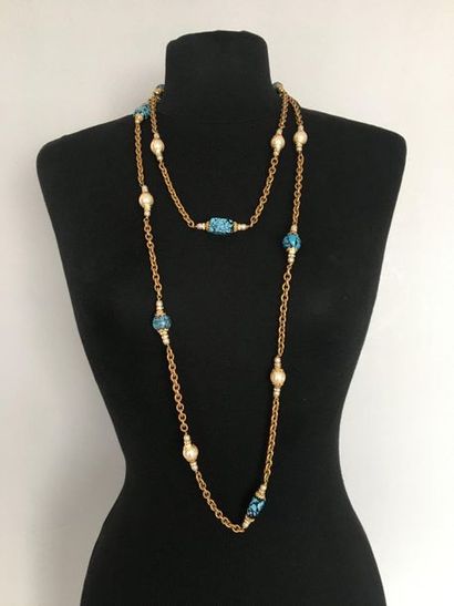 null CHANEL by GRIPOIX Necklace in gilt metal with turquoise glass paste cabochons...
