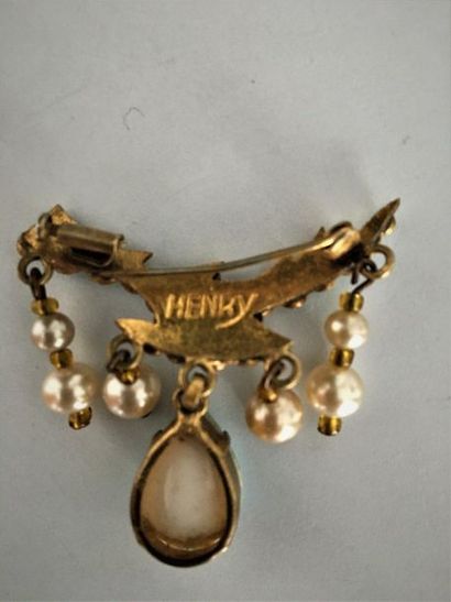 null HENRY Broche à pampilles en métal doré perles de verre turquoise et perles nacrées...