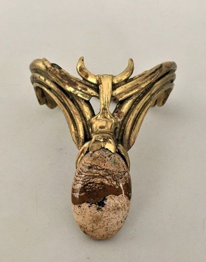 null M.COULON Bracelet moderniste en bronze patiné orné d'un cabochon de pierre ...