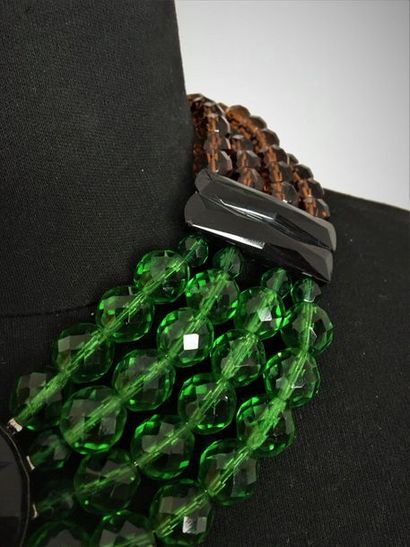 null YVES SAINT LAURENT Prototype Collier de 4 rangs de perles de verre facetté vert...