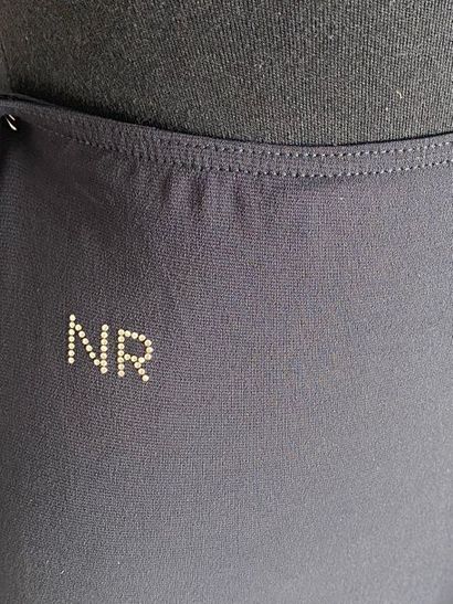 null NINA RICCI Pantalon en matière composite noire au chiffre de la marque Taille...