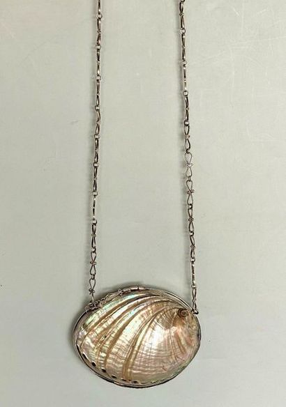 Abalone bag in polished mother-of-pearl with...