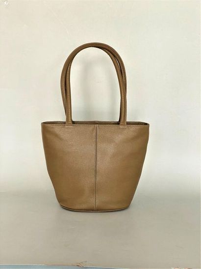 null GASTINE RENETTE Shoulder bag with 2 handles in putty leather 

33x26cm