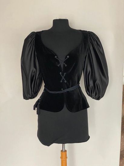 null YVES SAINT LAURENT Variation Haut en velours et satin noir à lacet Taille 4...