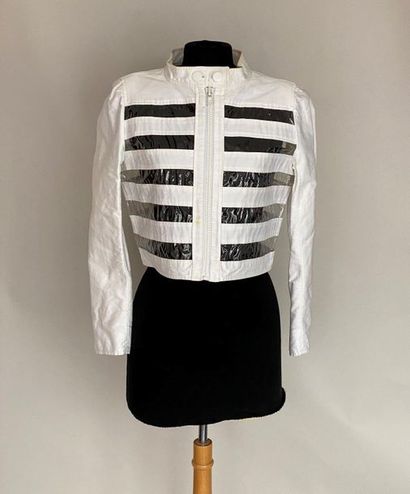 null COURREGES Paris White cotton jacket with transparent plastic bands Size 38

(Neck...