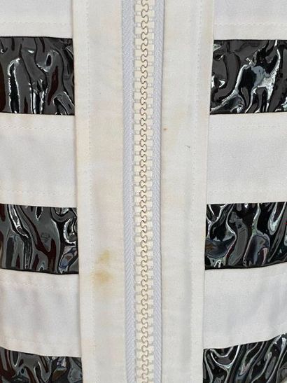 null COURREGES Paris Blouson en coton blanc et bandes de plastic transparent Taille...