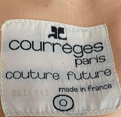 null COURREGES Paris Couture Future Manteau en velours cotelé crème à ceinture lacet...
