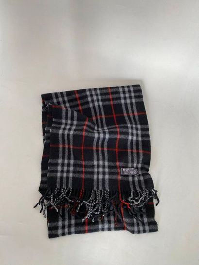 BURBERRYS Woollen scarf checkered black background...