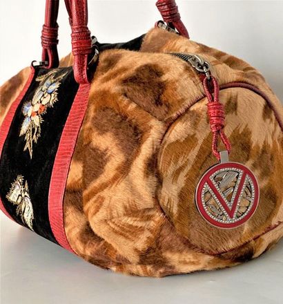 null VALENTINO Garavani

Pouch bag in printed foal, black suede and red leather lizard...