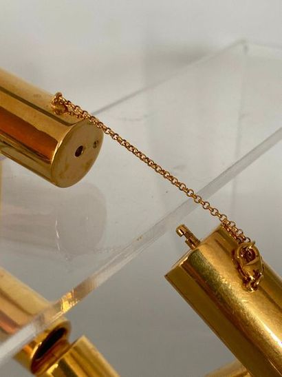 null CELINE Bracelet de section carrée en métal doré - signé (avec pochon et boîte)...