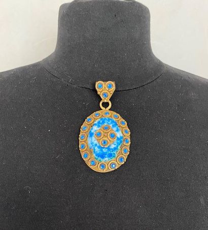 null HENRY Oval pendant in patinated metal with an enamelled pattern and small blue...
