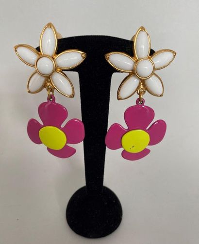 null YVES SAINT LAURENT Pair of flower ear clips with golden metal tassel white glass...
