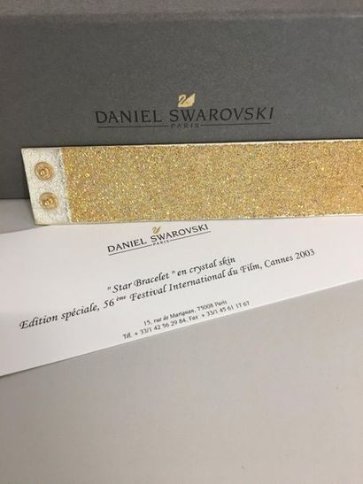 null DANIEL SWAROVSKI Star bracelet en cuir et semis de cristaux doré - édition spéciale...