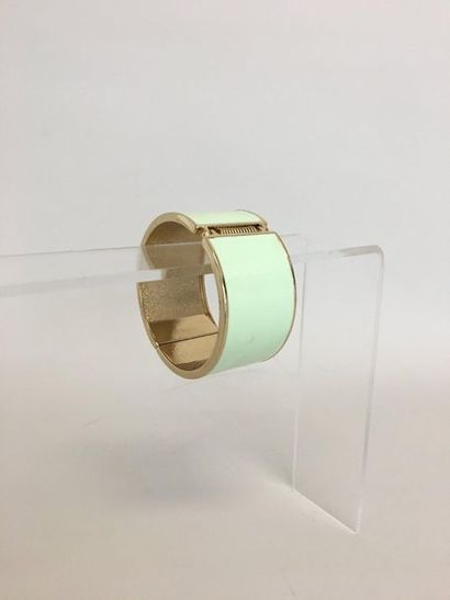 null ELIE SAAB Parfums Bracelet articulé en métal doré et émail vert amande 

Diamètre...