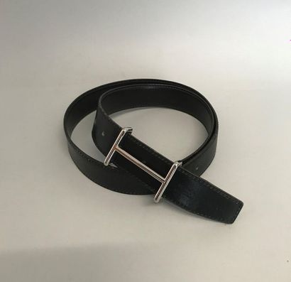 null HERMES Paris Made in France Reversible belt in black and brown box with H buckle...