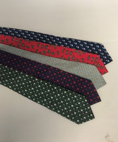 null HERMES Paris Lot of 5 printed silk ties (perfect condition)