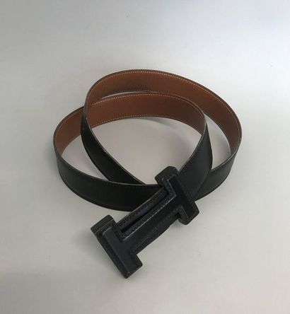 null HERMES Paris Made in France Belt in black box and fawn grained leather H buckle...