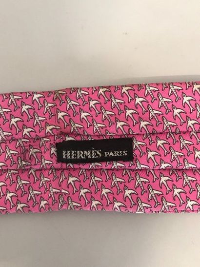 null HERMES Paris Cross of the guards in printed pink silk (perfect condition)