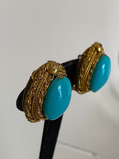 null Attributed to CHANEL Pair of oval gold metal ear clips with a turquoise glass...