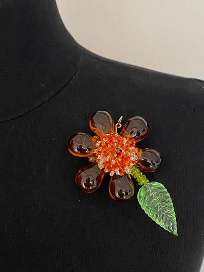 null Attributed to CHANEL by GRIPOIX Necklace element featuring a flower in amber...
