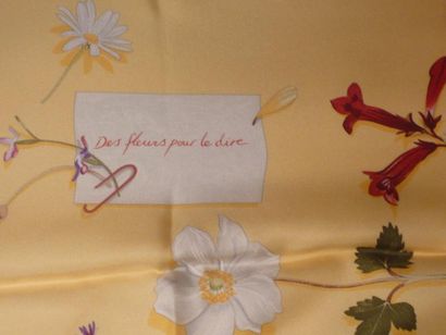 HERMES Paris "Des Fleurs pour le Dire" par Leigh P. Cooke Carré en soie bordure et...