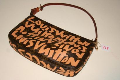 LOUIS VUITTON par Stephen Sprouse Pochette accessoires modèle Graffiti marron et...