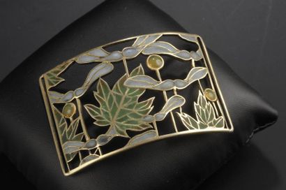 J. QUERCIA Motif de collier Art Nouveau en or représentant des feuilles et des fleurs...