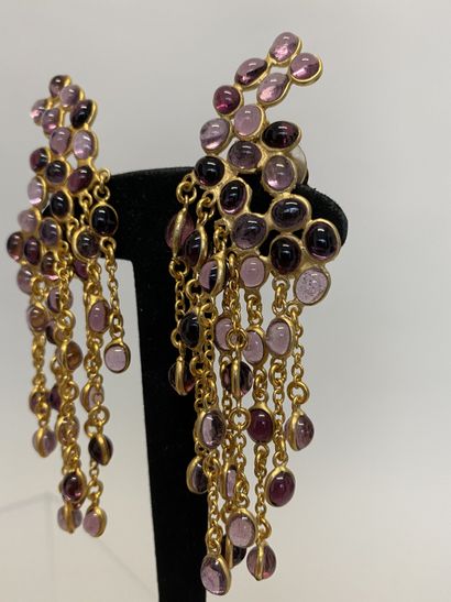 null GRIPOIX Pair of earrings clips cluster with gold metal pendants and purple glass...