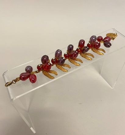 null ISAKY Bracelet gold plated metal guy leaf and red glass beads and amethyst beads...