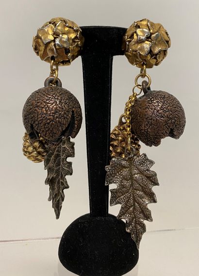 null SATELLITE Pair of patinated metal ear clips with pine cone leaf and dried fruits...