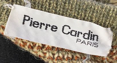 null PIERRE CARDIN Paris Ensemble Jupe et Haut en laine tricoté en vert et brun boutonnage...