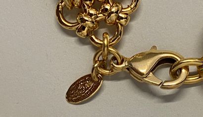 null 
CHANEL Sautoir en métal doré à 2 rangs en métal doré et perles nacrées motif...